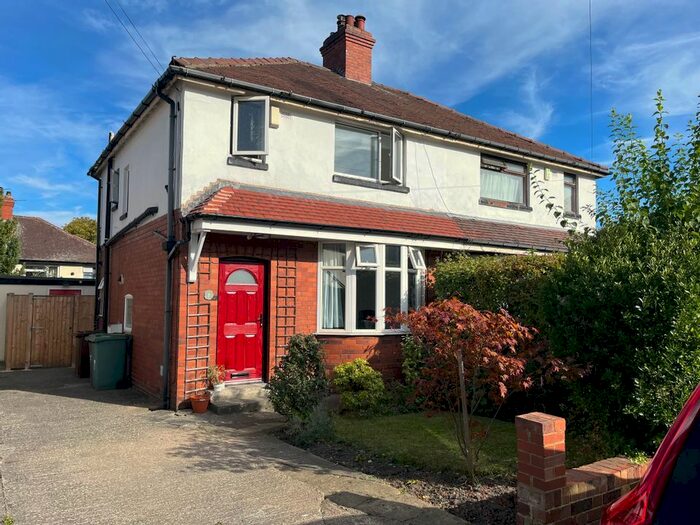3 Bedroom Semi-Detached House To Rent In Trenic Crescent, Headingley, Leeds, LS6