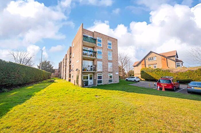 2 Bedroom Flat To Rent In Cheam Road, Sutton, SM1