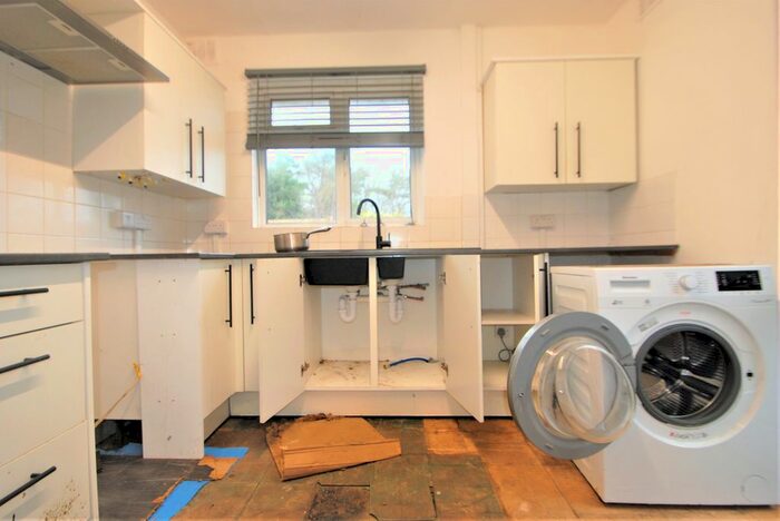 3 Bedroom Bungalow To Rent In Poole Dorset, BH16
