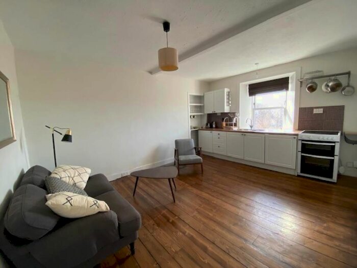 2 Bedroom Flat To Rent In Dean Park Street, Edinburgh, EH4