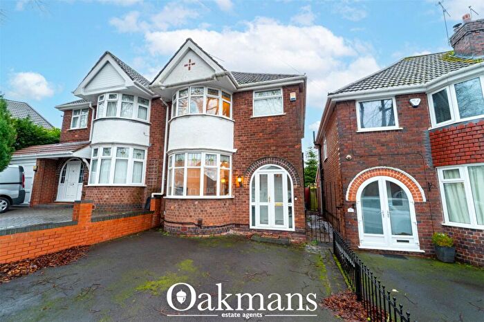 3 Bedroom Semi Detached House To Rent In Grayswood Park Road, Quinton, Birmingham, B32