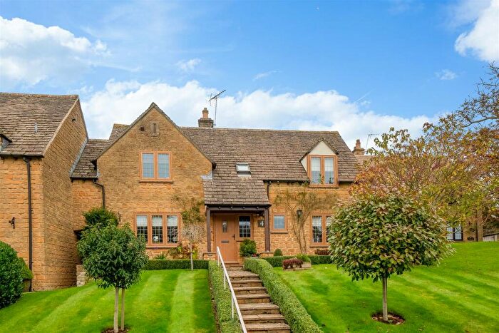3 Bedroom Link Detached House For Sale In The Old Orchard, Ebrington, Chipping Campden, GL55