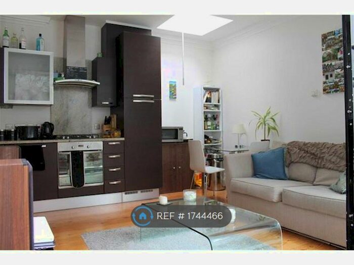 1 Bedroom Flat To Rent In Kingsland Road, London, E8