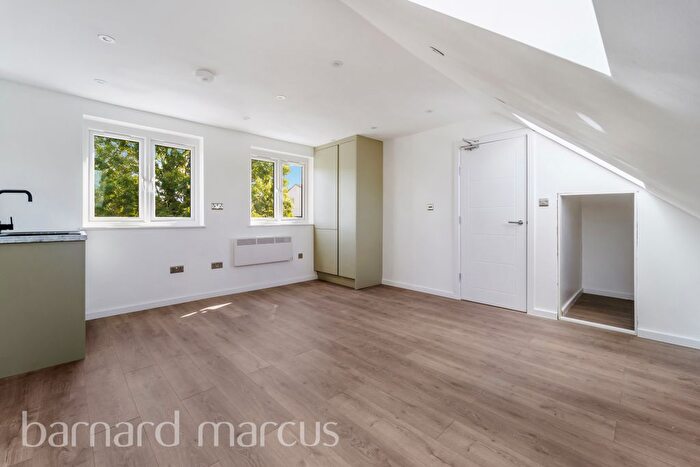 1 Bedroom Flat To Rent In Hounslow Road, Hanworth, Feltham, TW13