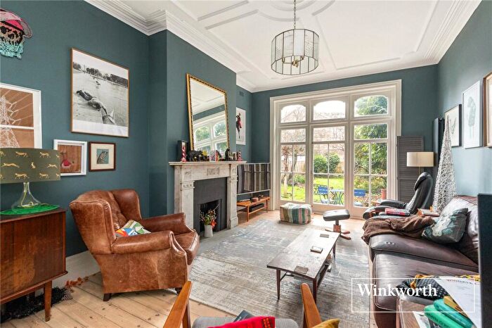 5 Bedroom Semi-Detached House For Sale In Windsor Road, Finchley, London, N3