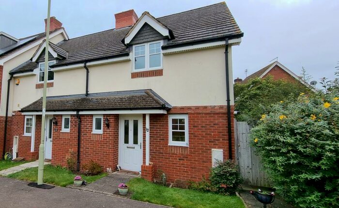 2 Bedroom End Of Terrace House To Rent In Felders Mede, RG27