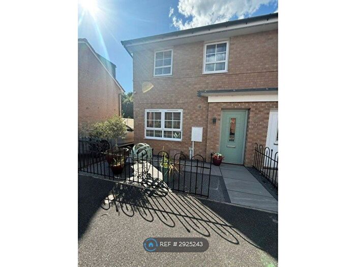 3 Bedroom Semi-detached House To Rent In Holt Drive, Selby, YO8