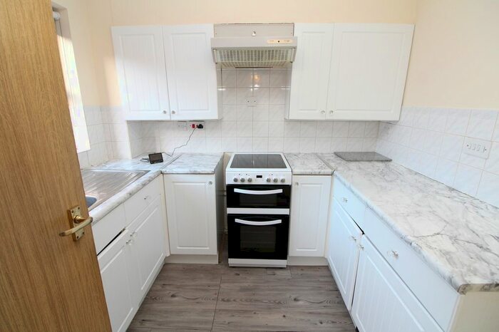 1 Bedroom Flat To Rent In Weeks House, High Street, Bromley, Kent, BR1