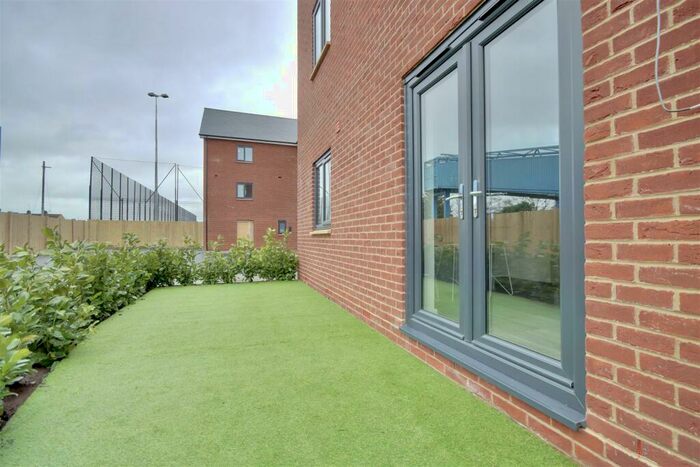 1 Bedroom Flat To Rent In Moneyfield Mews, PO3