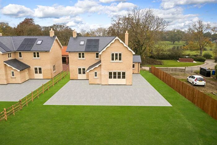 4 Bedroom Detached House For Sale In Park View, Hackthorn, LN2
