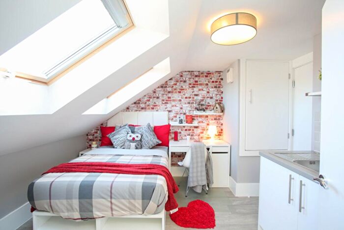 Studio To Rent In Reginald Street, Luton, Bedfordshire, LU2