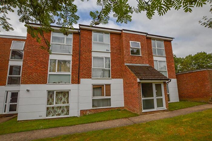 1 Bedroom Flat To Rent In Lakeside Place, London Colney, AL2