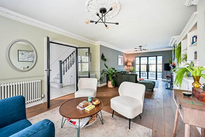 5 Bedroom End Of Terrace House For Sale In Robin Hood Lane, Kingston Vale, London, SW15