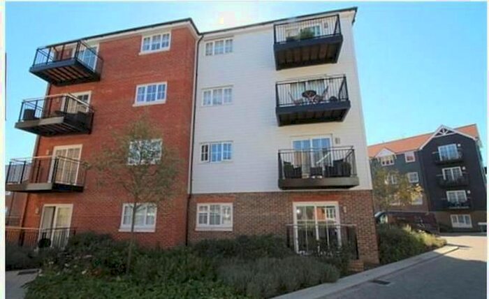 2 Bedroom Flat To Rent In Churchill Court, Eden Road, Eden Road, Sevenoaks, TN14