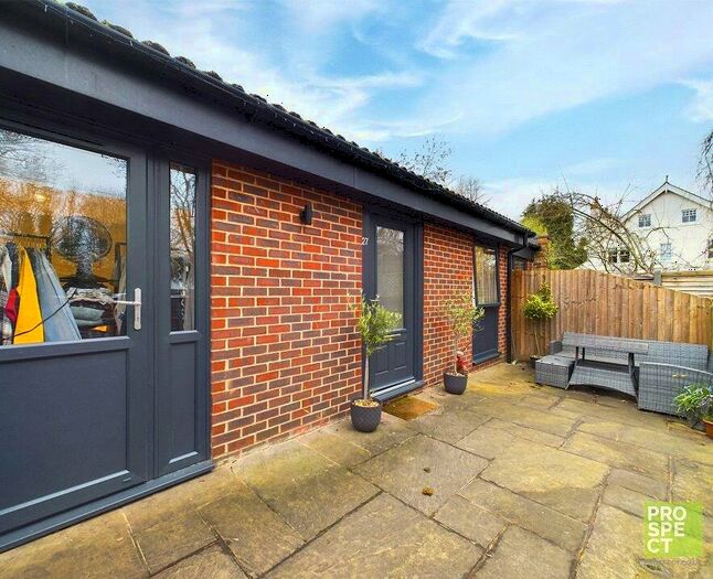 2 Bedroom Apartment To Rent In Ray Park Avenue, Maidenhead, Berkshire, SL6