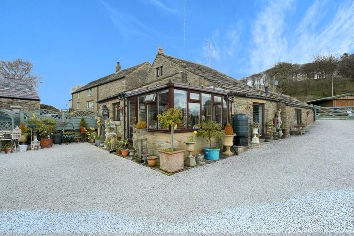 2 Bedroom Bungalow For Sale In Laneside Road, New Mills, High Peak, SK22