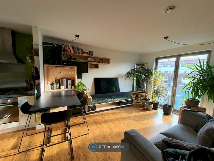 1 Bedroom Flat To Rent In Dunston Road, London, E8