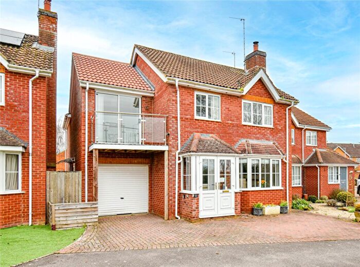 4 Bedroom Detached House For Sale In Waterside Park, Devizes, Wiltshire, SN10