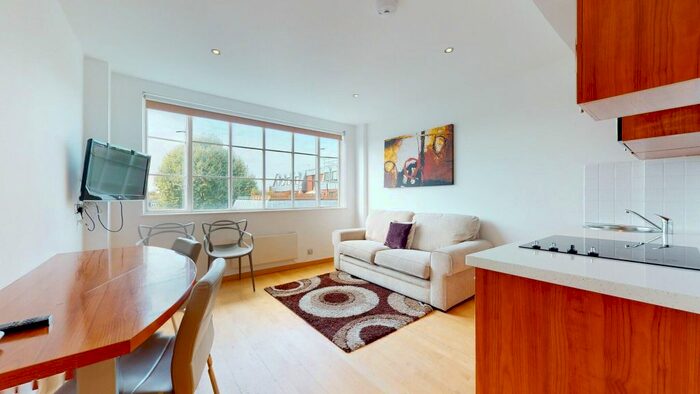 2 Bedroom Flat To Rent In Old Brompton Road, London, SW7