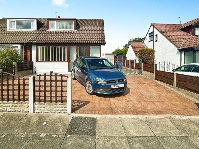 2 Bedroom Semi-Detached Bungalow For Sale In Newington Drive, Bury, BL8