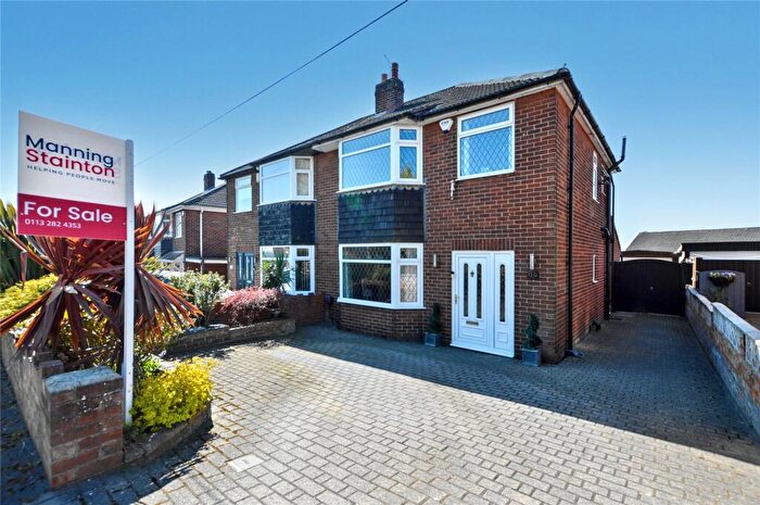 3 Bedroom Semi-Detached House For Sale In Whitehouse Lane, Great Preston, Leeds, West Yorkshire, LS26
