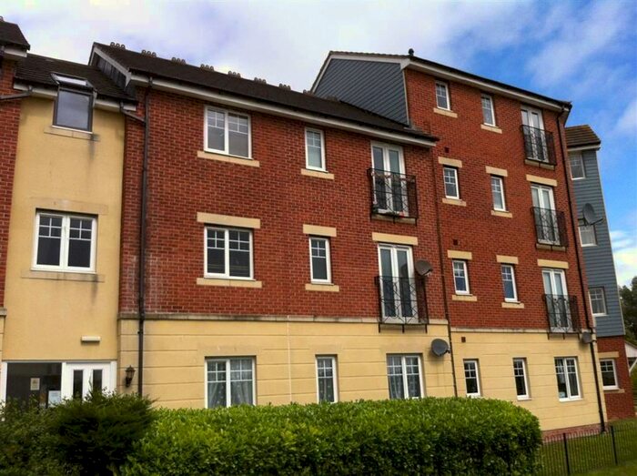 2 Bedroom Flat To Rent In Riverside Close, Bridgwater, Somerset TA6