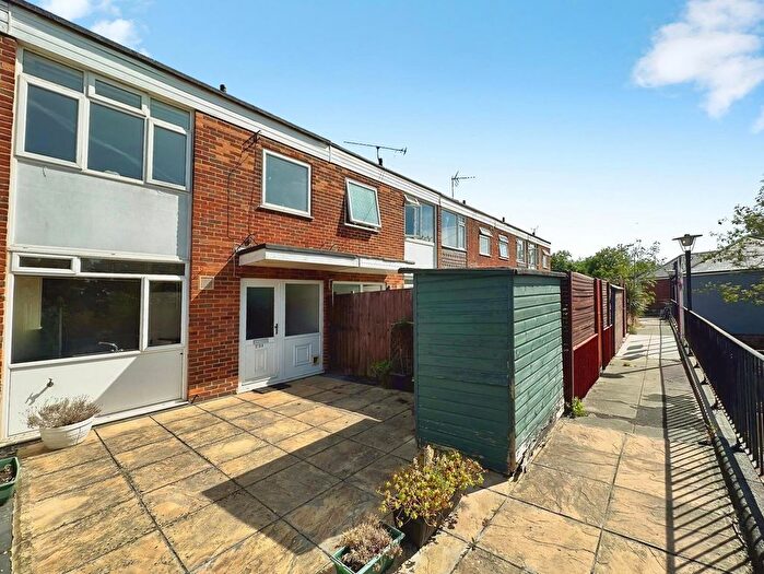 3 Bedroom Flat For Sale In Fleet Road, Fleet, GU51