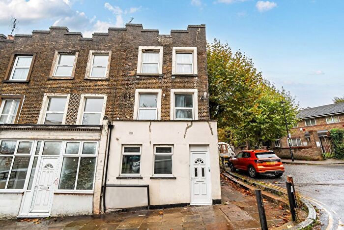 5 Bedroom End Of Terrace House For Sale In Gibbon Road, Peckham, London, SE15