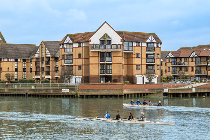 2 Bedroom Flat For Sale In Shoreham-by-Sea, West Sussex, BN43