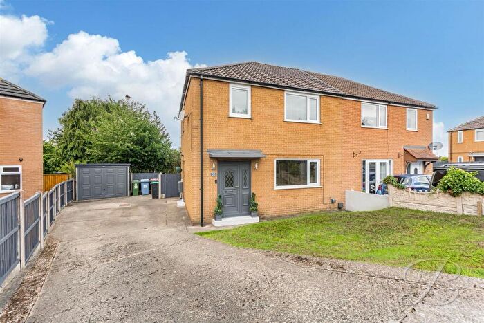 3 Bedroom Semi-Detached House For Sale In Mount Crescent, Warsop, Mansfield, NG20