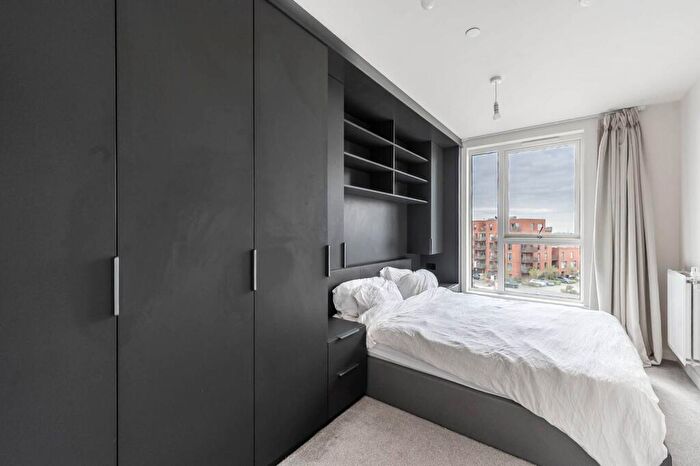 1 Bedroom Flat To Rent In Henry Strong Road, Harrow, HA1