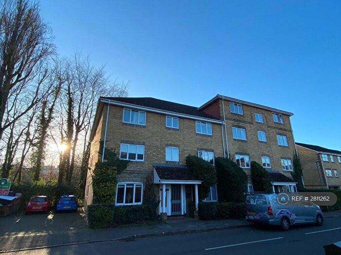 2 Bedroom Flat To Rent In Apsley, Hemel Hempstead, HP3