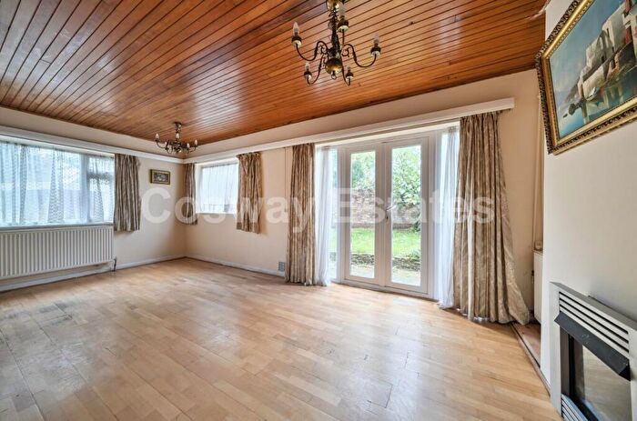 2 Bedroom Detached House For Sale In Abercorn Close, Mill Hill, NW7