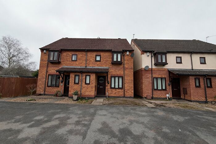 3 Bedroom Semi Detached House For Sale In Brighton Close, Wigston, LE18