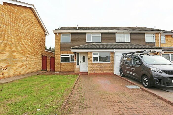 4 Bedroom Semi-Detached House To Rent In Swanbourne Drive, Hornchurch, London, RM12