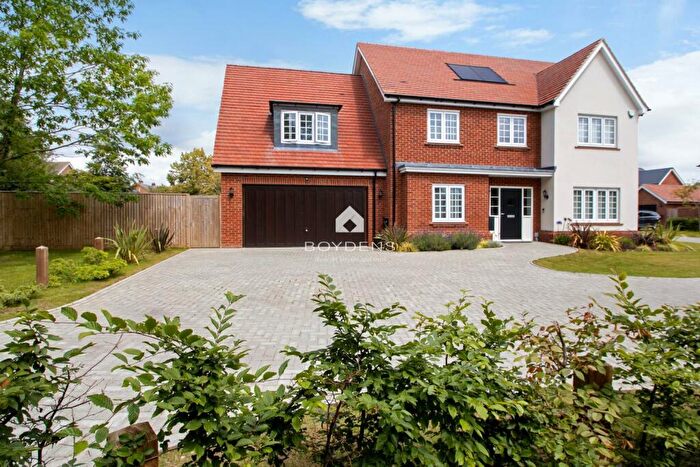 5 Bedroom Detached House For Sale In Apian Grove, Witham, CM8