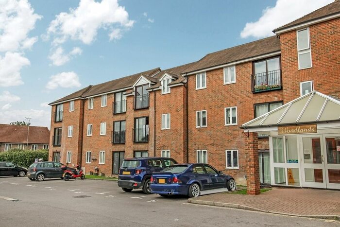 2 Bedroom Flat To Rent In Woodlands Way, Andover SP10