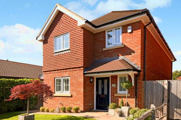 3 Bedroom Detached House To Rent In Princes Place Four Marks, GU34