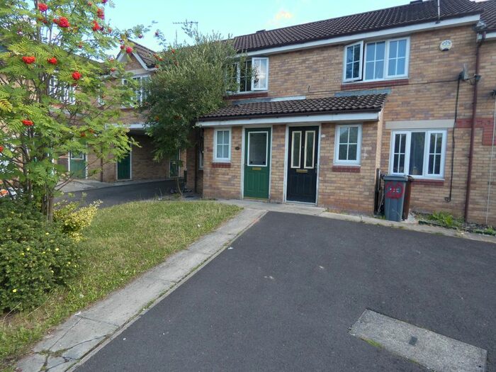 2 Bedroom Semi-Detached House To Rent In Bellfield Close, Manchester, M9