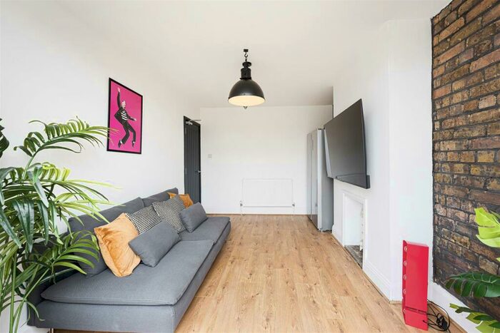 6 Bedroom House To Rent In Conygre Road, Filton, Bristol, BS34