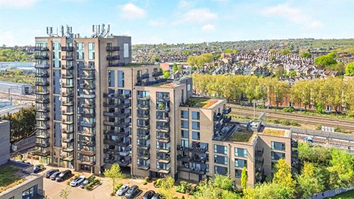 2 Bedroom Apartment For Sale In Altitude Point, Hampden Road, Hornsey, N8