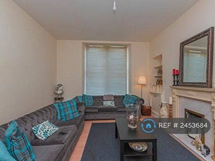 2 Bedroom Flat To Rent In Newton Street, Greenock, PA16