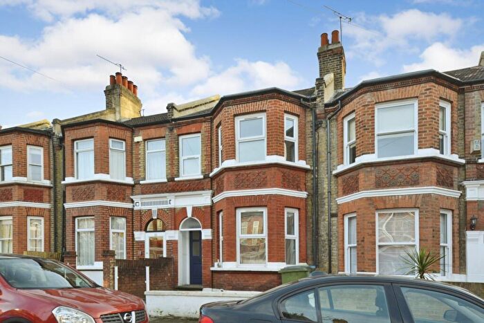 3 Bedroom Terraced House To Rent In Vambery Road London, SE18