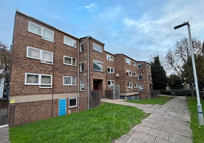 1 Bedroom Flat For Sale In Dumfries Court, Dumfries Street, Luton, Bedfordshire, LU1