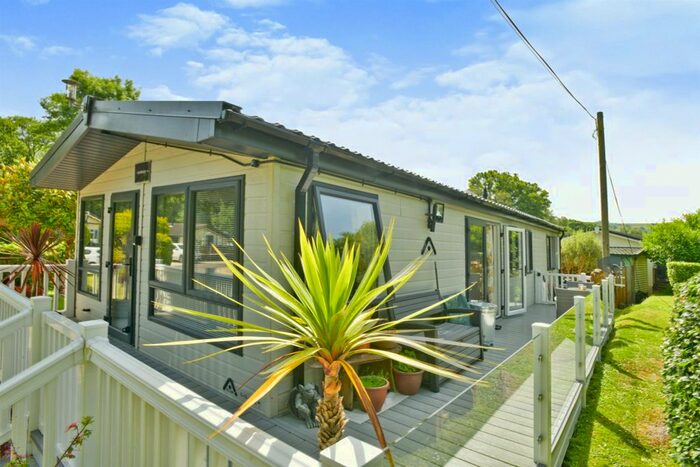 2 Bedroom Mobile/park Home For Sale In Notter Bridge Caravan Park, Notter, Saltash, PL12