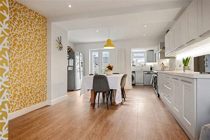 4 Bedroom Semi Detached House For Sale In Green Lane, Lofthouse, Wakefield, West Yorkshire, WF3