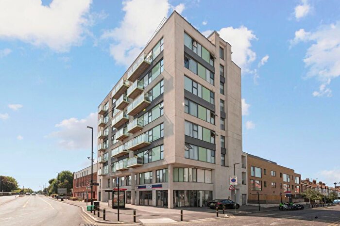 1 Bedroom Flat For Sale In Milner Road, London, SW19