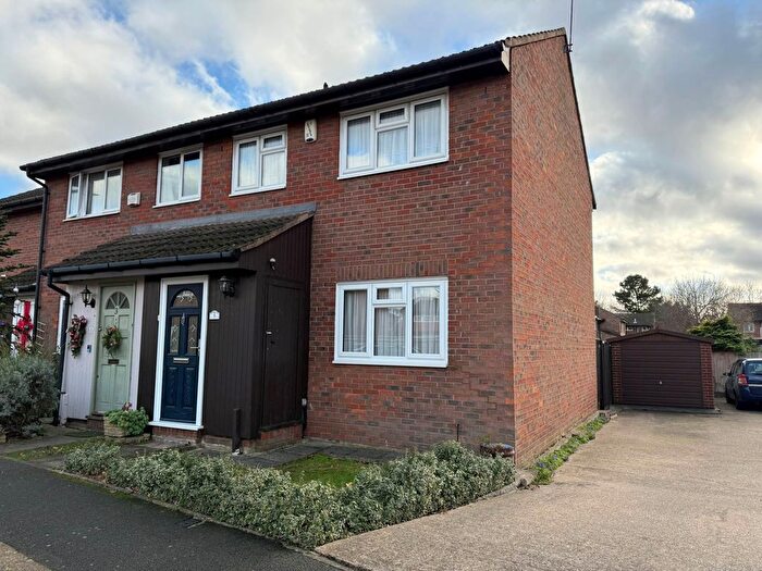 3 Bedroom Property For Sale In Wroxham Road, London, SE28