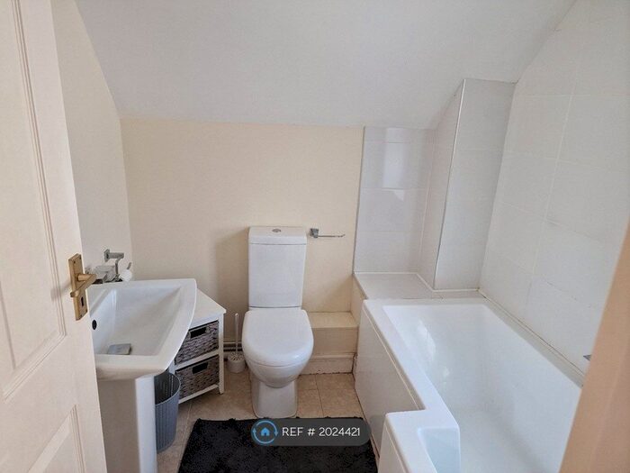 2 Bedroom Detached House To Rent In Hill Street, Tunbridge Wells, TN1