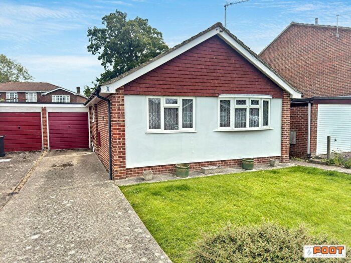 2 Bedroom Detached Bungalow For Sale In Denhill Close, Hayling Island, PO11